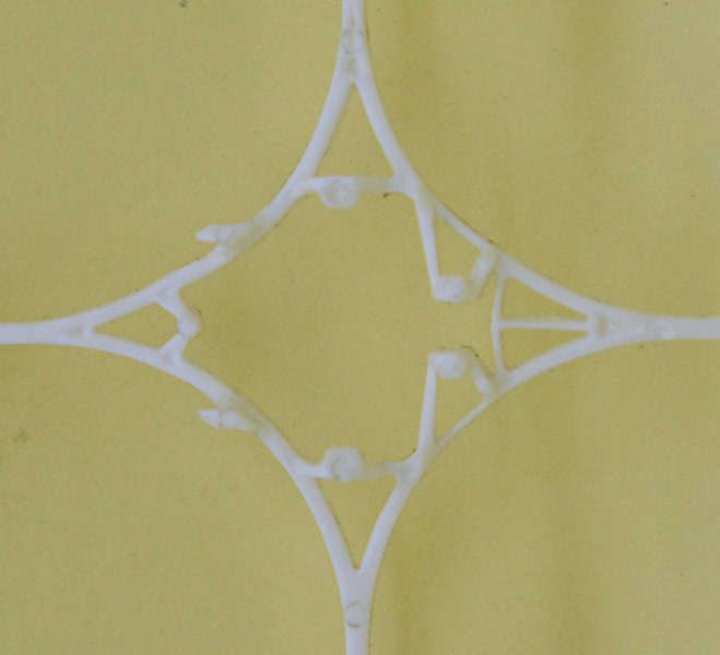 Frame center clips