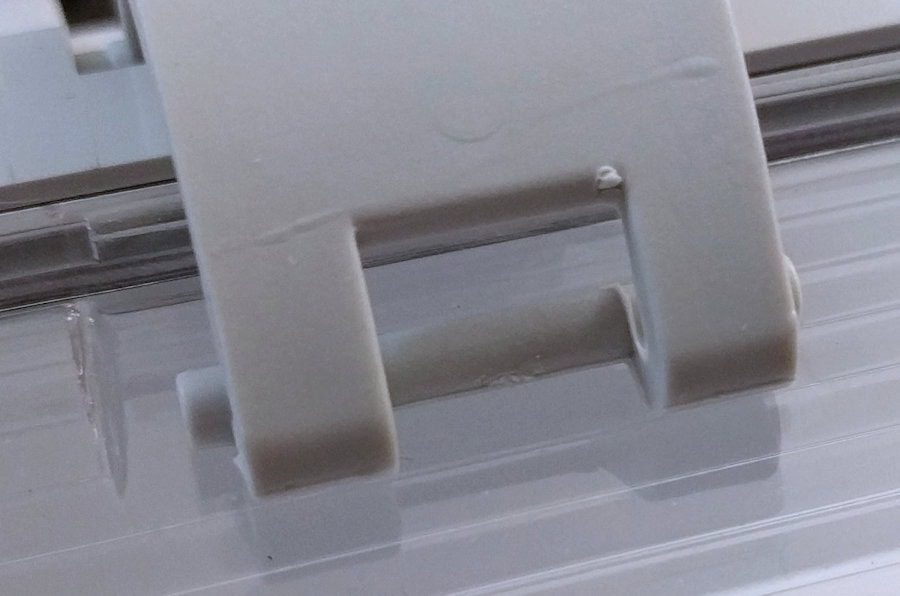 Plastics design tricks collection 15 Latch removable attach