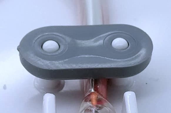 Plastics design tricks collection 52 Manual pressed cable holder