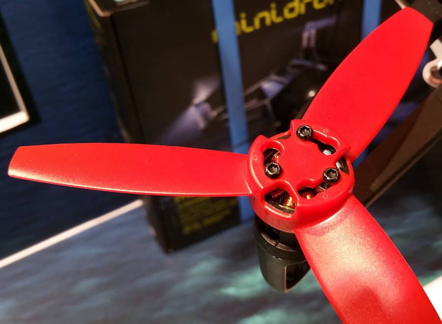 Self locking propeller